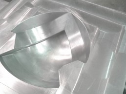 Viscardi Modellisti, stampi per termoformatura con tecniche di fresatura a CN e classici metodi artigianali